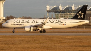 Photo of D-AIZN - Airbus A320-214 operated by Lufthansa