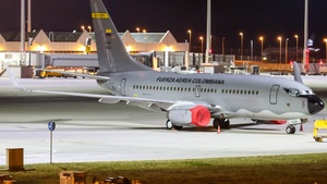 Photo of FAC1222 - Boeing 737-732 operated by Colombian Aerospace Force