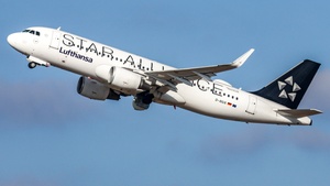 Photo of D-AIUA - Airbus A320-214 operated by Lufthansa
