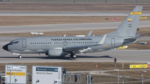 Photo of FAC1222 - Boeing 737-732 operated by Colombian Aerospace Force