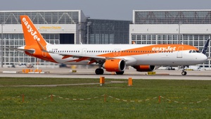 Photo of G-UZMI - Airbus A321-251NX operated by easyJet