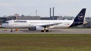 Photo of D-AISJ - Airbus A321-231 operated by Lufthansa