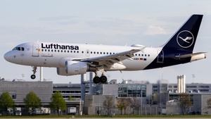 Photo of D-AIBM - Airbus A319-112 operated by Lufthansa CityLine