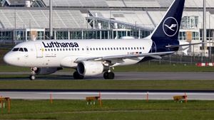 Photo of D-AIBP - Airbus A319-112 operated by Lufthansa CityLine