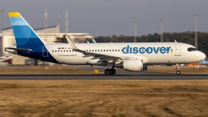 Photo of D-AIUW - Airbus A320-214 operated by Discover Airlines
