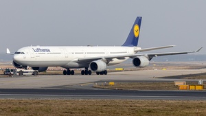 Photo of D-AIHW - Airbus A340-642 operated by Lufthansa