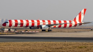 Photo of D-ABOM - Boeing 757-330 operated by Condor