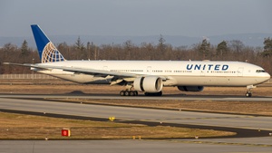 Photo of N2142U - Boeing 777-322(ER) operated by United Airlines