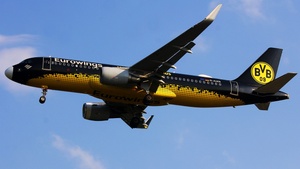 Photo of D-AIZR - Airbus A320-214 operated by Eurowings