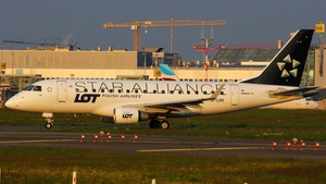 Photo with serial 17000074 - Embraer ERJ-170LR