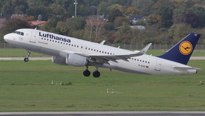 Photo of D-AIUE - Airbus A320-214 operated by Lufthansa