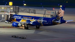 Photo of D-ABDQ - Airbus A320-214 operated by Eurowings