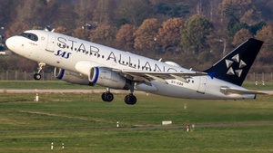 Photo of OY-KBR - Airbus A319-131 operated by SAS Scandinavian Airlines