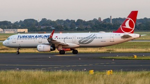 Photo of TC-JTN - Airbus A321-231 operated by Turkish Airlines