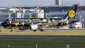 Photo of D-AEWM - Airbus A320-214 operated by Eurowings