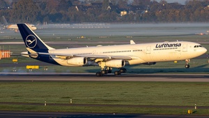 Photo of D-AIGX - Airbus A340-313 operated by Lufthansa