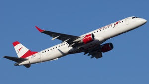 Photo of OE-LWL - Embraer ERJ-195LR operated by Austrian Airlines