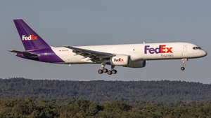 Photo of N917FD - Boeing 757-23A(SF) operated by FedEx