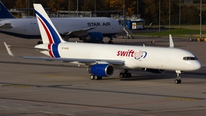 EC-NIV - Boeing 757-223(PCF)