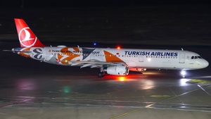 Photo of TC-JRO - Airbus A321-231 operated by Turkish Airlines