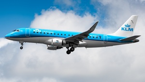 Photo of PH-EXZ - Embraer ERJ-175STD operated by KLM Cityhopper