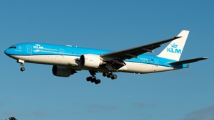 Photo of PH-BQB - Boeing 777-206(ER) operated by KLM Royal Dutch Airlines