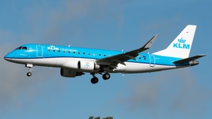 Photo of PH-EXX - Embraer ERJ-175STD operated by KLM Cityhopper