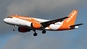 Photo of G-EZGI - Airbus A319-111 operated by easyJet