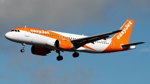 Photo of G-UZHX - Airbus A320-251N operated by easyJet