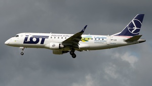 Photo of SP-LIC - Embraer ERJ-175STD operated by LOT Polish Airlines