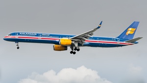Photo of TF-ISX - Boeing 757-3E7 operated by Icelandair