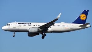 Photo of D-AIUE - Airbus A320-214 operated by Lufthansa