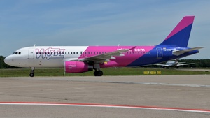 Photo of HA-LWN - Airbus A320-232 operated by Wizz Air