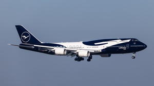 Photo of D-ABYN - Boeing 747-830 operated by Lufthansa
