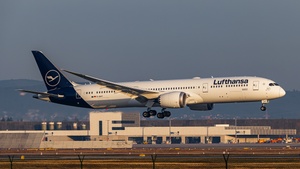 Photo of D-ABPT - Boeing 787-9 Dreamliner operated by Lufthansa