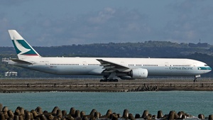 Photo of B-HNQ - Boeing 777-367 operated by Cathay Pacific Airways
