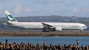 Photo of B-HNJ - Boeing 777-367 operated by Cathay Pacific Airways