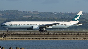 Photo of B-HNN - Boeing 777-367 operated by Cathay Pacific Airways