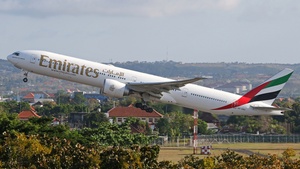 Photo of A6-EBS - Boeing 777-31H(ER) operated by Emirates