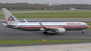 Photo of N381AN - Boeing 767-323(ER) operated by American Airlines