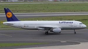 Photo of D-AIPB - Airbus A320-211 operated by Lufthansa