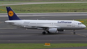 Photo of D-AIZD - Airbus A320-214 operated by Lufthansa