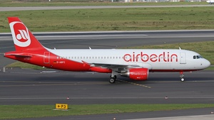 Photo of D-ABFC - Airbus A320-214 operated by Air Berlin