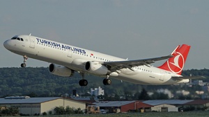 Photo of TC-JSG - Airbus A321-231 operated by Turkish Airlines