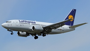 Photo of D-ABIF - Boeing 737-530 operated by Lufthansa