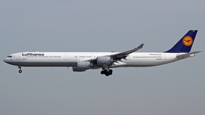 Photo of D-AIHE - Airbus A340-642 operated by Lufthansa