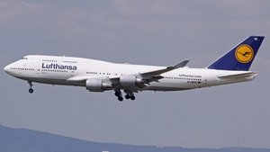 Photo of D-ABTE - Boeing 747-430(M) operated by Lufthansa