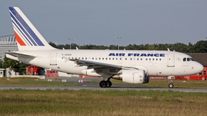Photo of F-GUGH - Airbus A318-111 operated by Air France