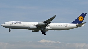 Photo of D-AIFA - Airbus A340-313 operated by Lufthansa