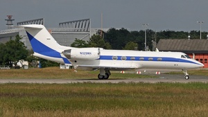 Photo of N129MH - Gulfstream GIV-SP (G300) operated by Executive Jet Management